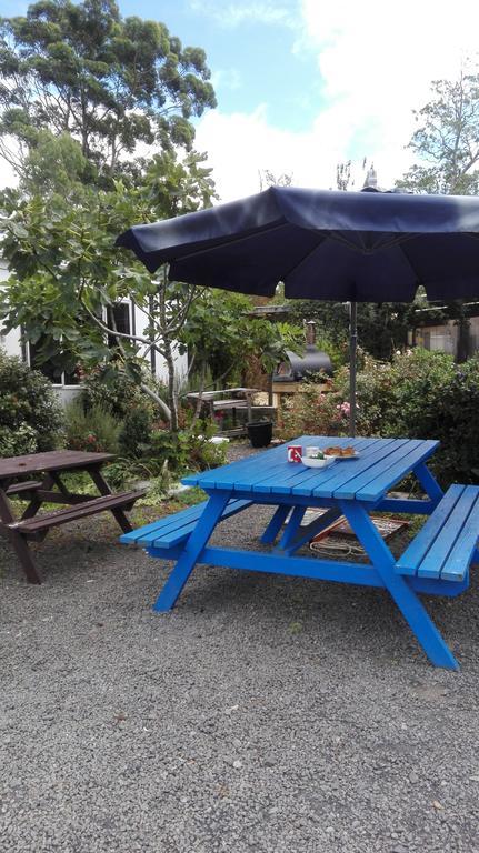 Purple Hen Country Lodge Катикати Экстерьер фото